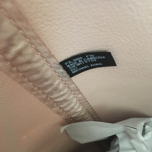 Last set ✨Michael Kors top zipper tote &wallet - Picture 4 of 8